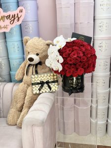 100 Red Roses and Large White Orchid - Image 7