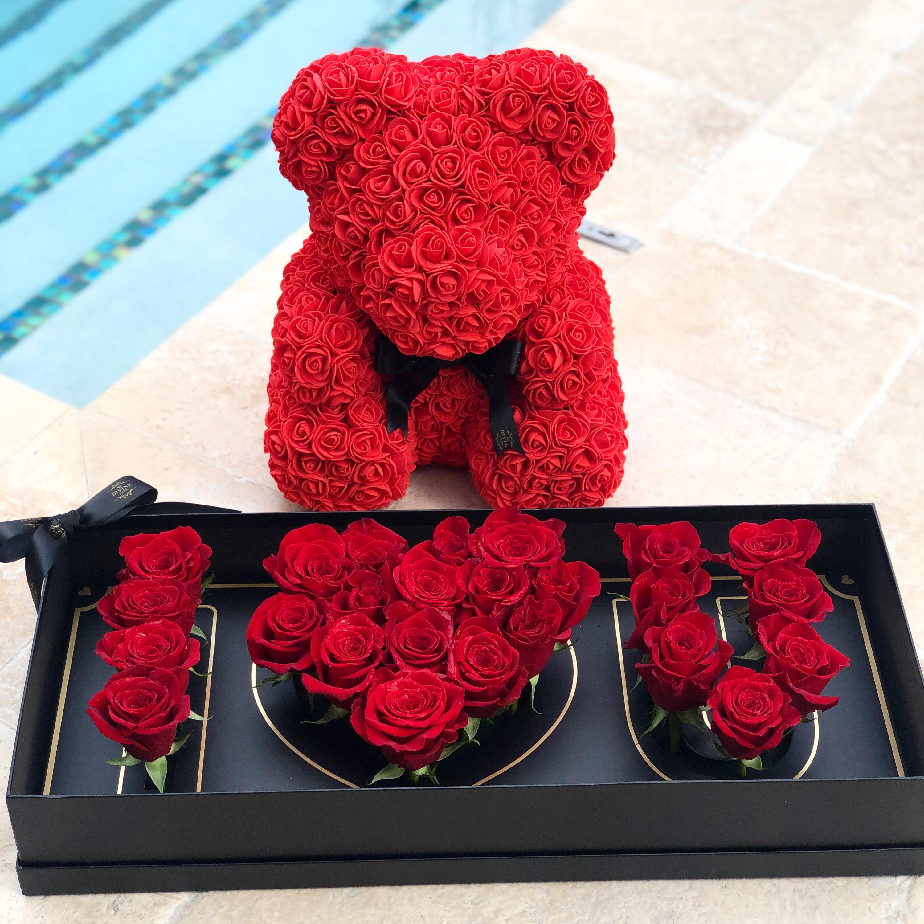 bear in roses