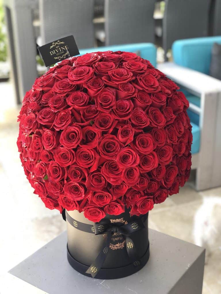 200-red-roses-bouquet-my-divine-decors