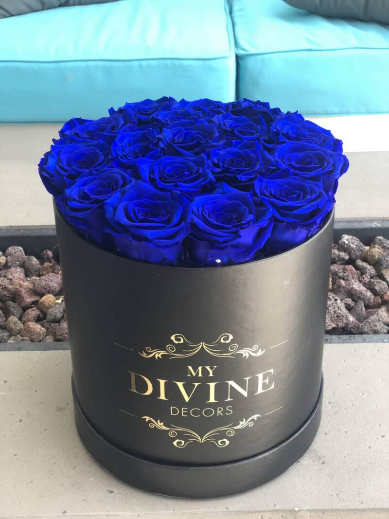 A gift for dad: Preserved Roses Round Box