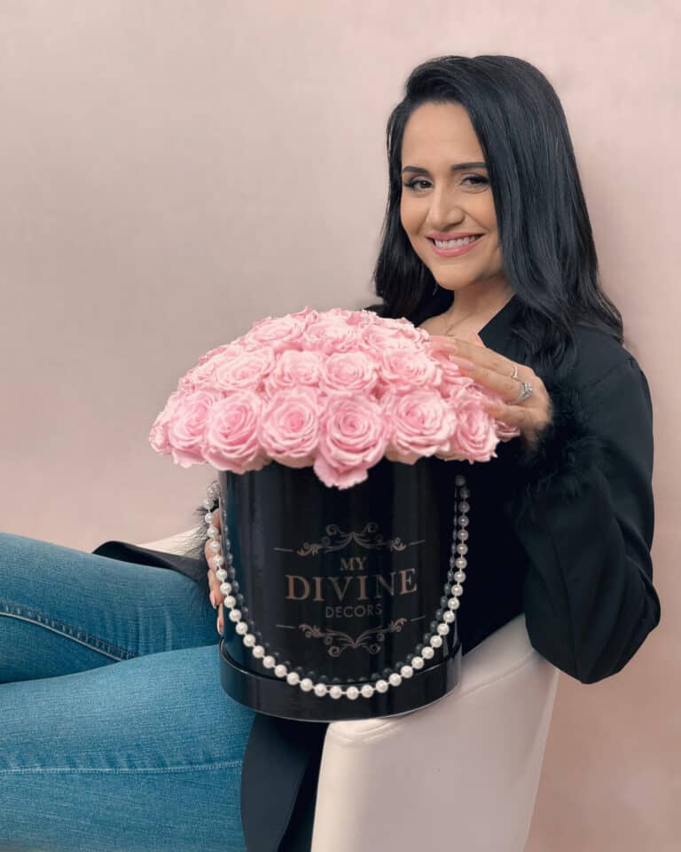 Preserved 36 Roses Round - Image 5