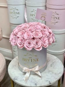 Preserved 36 Roses Round - Image 7