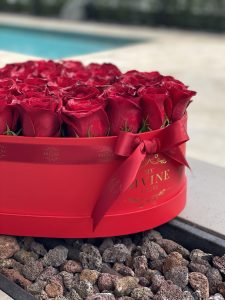 Heart Box With Fresh Roses - Image 4