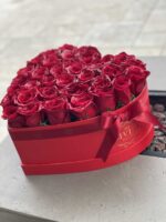 Heart Box With Fresh Roses - Image 5