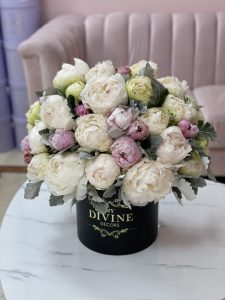 Peonies Luxury Box - Image 2