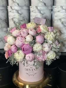 Peonies Luxury Box