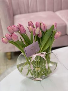 Fresh Tulips in Vase - Image 8