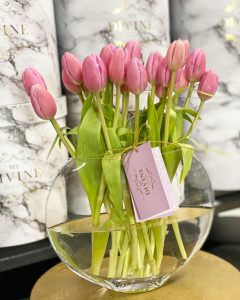 Fresh Tulips in Vase - Image 6