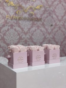 4" Box Preserved Roses Graduation - Image 4