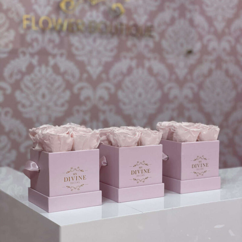 Caja de 4" Rosas Preservadas Graduación - Image 4