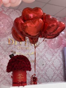 100 Fresh Roses Signature Round Box - Image 3