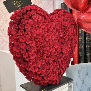 300+ Roses Standing Heart 2.5ft - Image 4