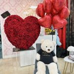 300+ Roses Standing Heart 2.5ft