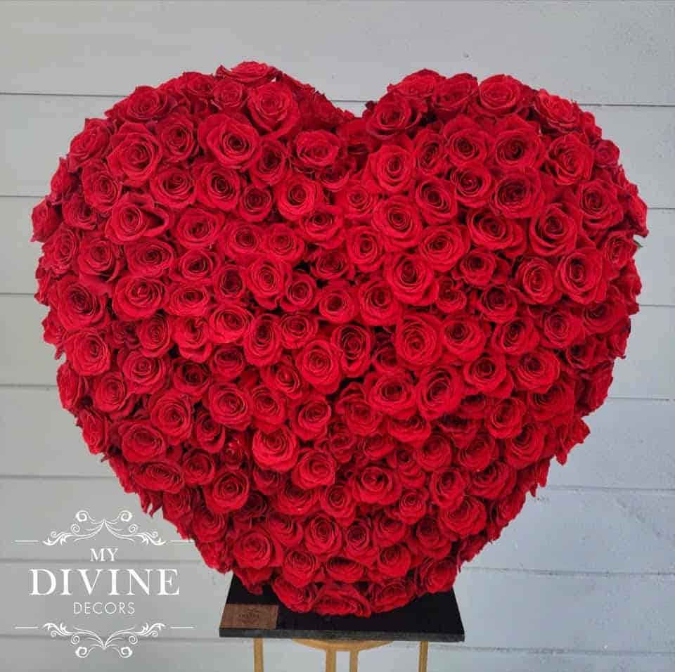 300-roses-standing-heart-2-5ft-my-divine-decors-flower-boutique