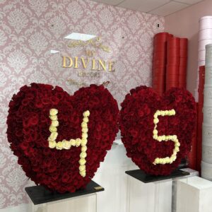 300+ Roses Standing Heart 2.5ft - Image 3