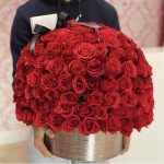 200 Famous Roses in Vase