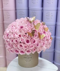 Roses 100 & Butterflies Hatbox - Image 2