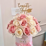 25 Roses in New Medium Signature Box