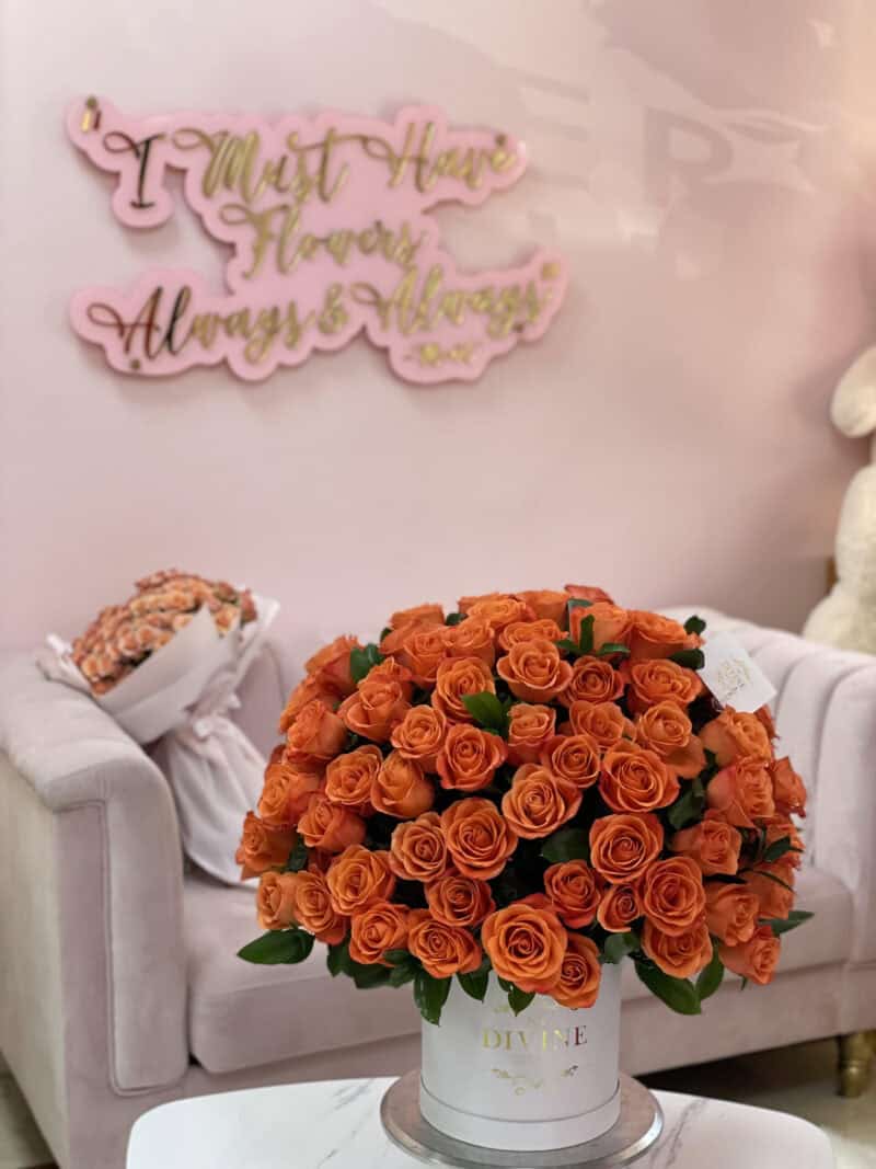 Alluring 125 Roses Signature Box - Image 3