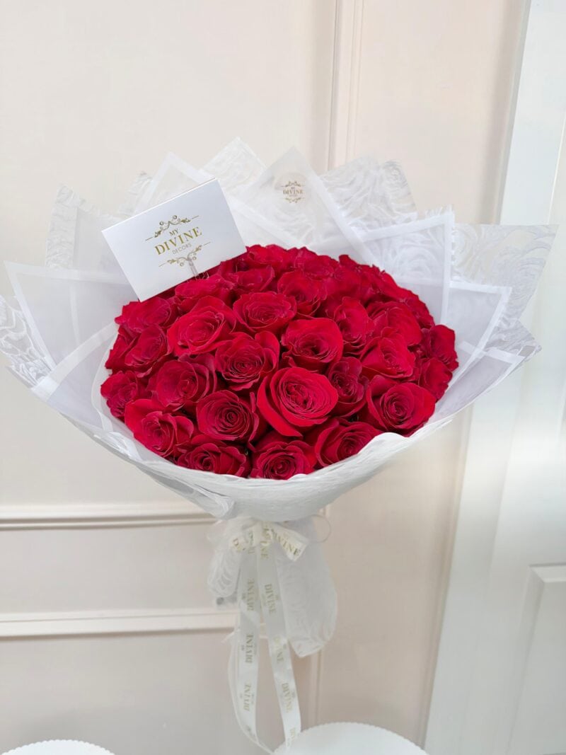 Hand Bouquet of Roses Ramo Buchon
