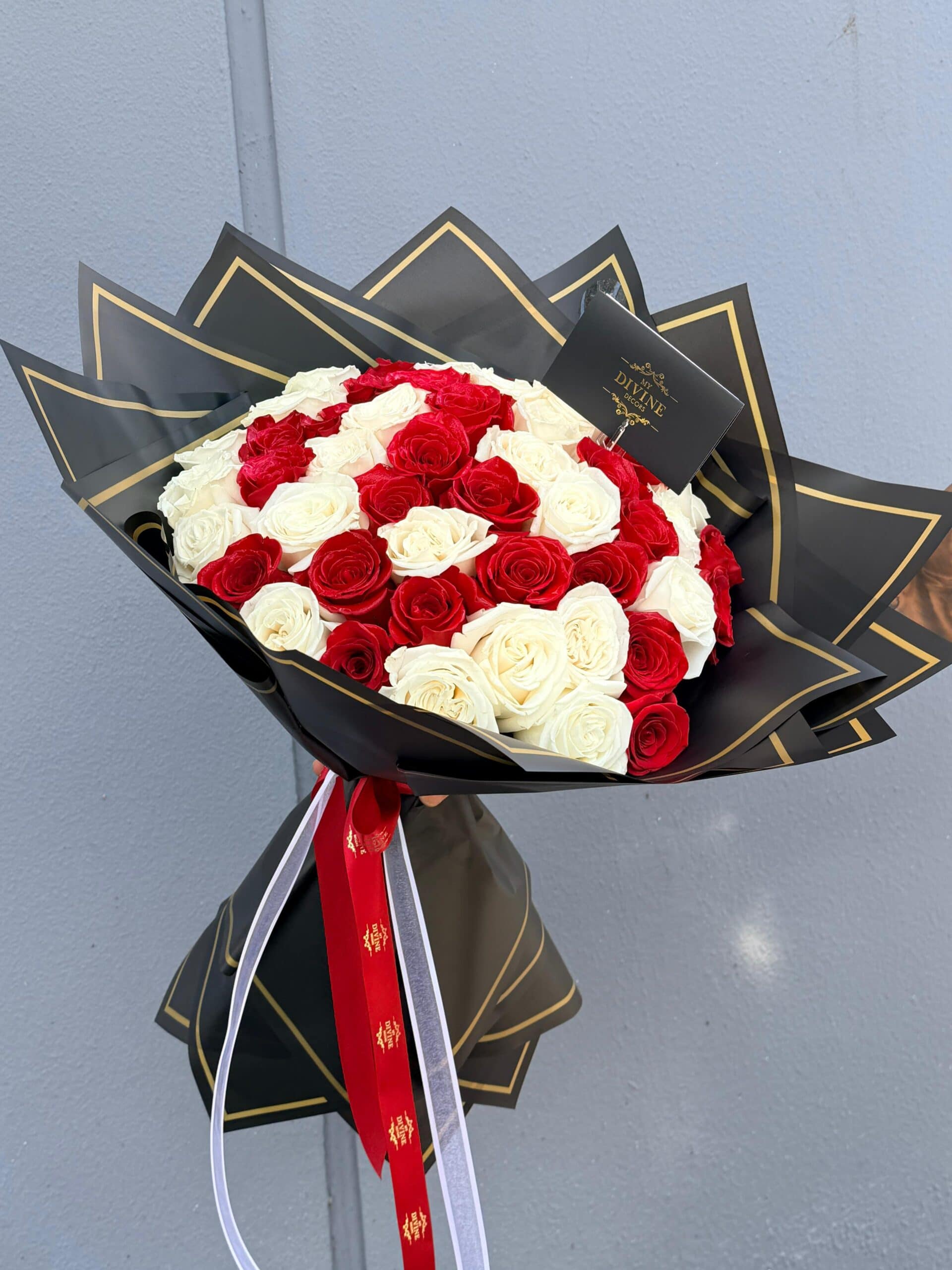 hand-bouquet-of-roses-ramo-buchon5 Hand Bouquet of Roses Ramo Buchon - Image 1