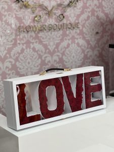 Love Luggage Box Preserved Roses - Image 3