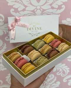 Box of 12 Macaroons - Image 3