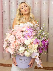 Cynthia Spring Hatbox