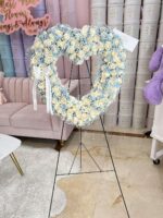 Corona de Corazón con Rosas y Nube de Novia - Image 4