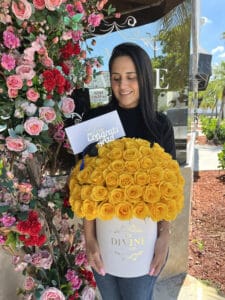 50 Fresh Roses Graduation HatBox - Image 2