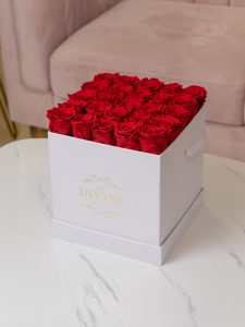 Squared Box Preserved Roses Christmas Collection - Image 4