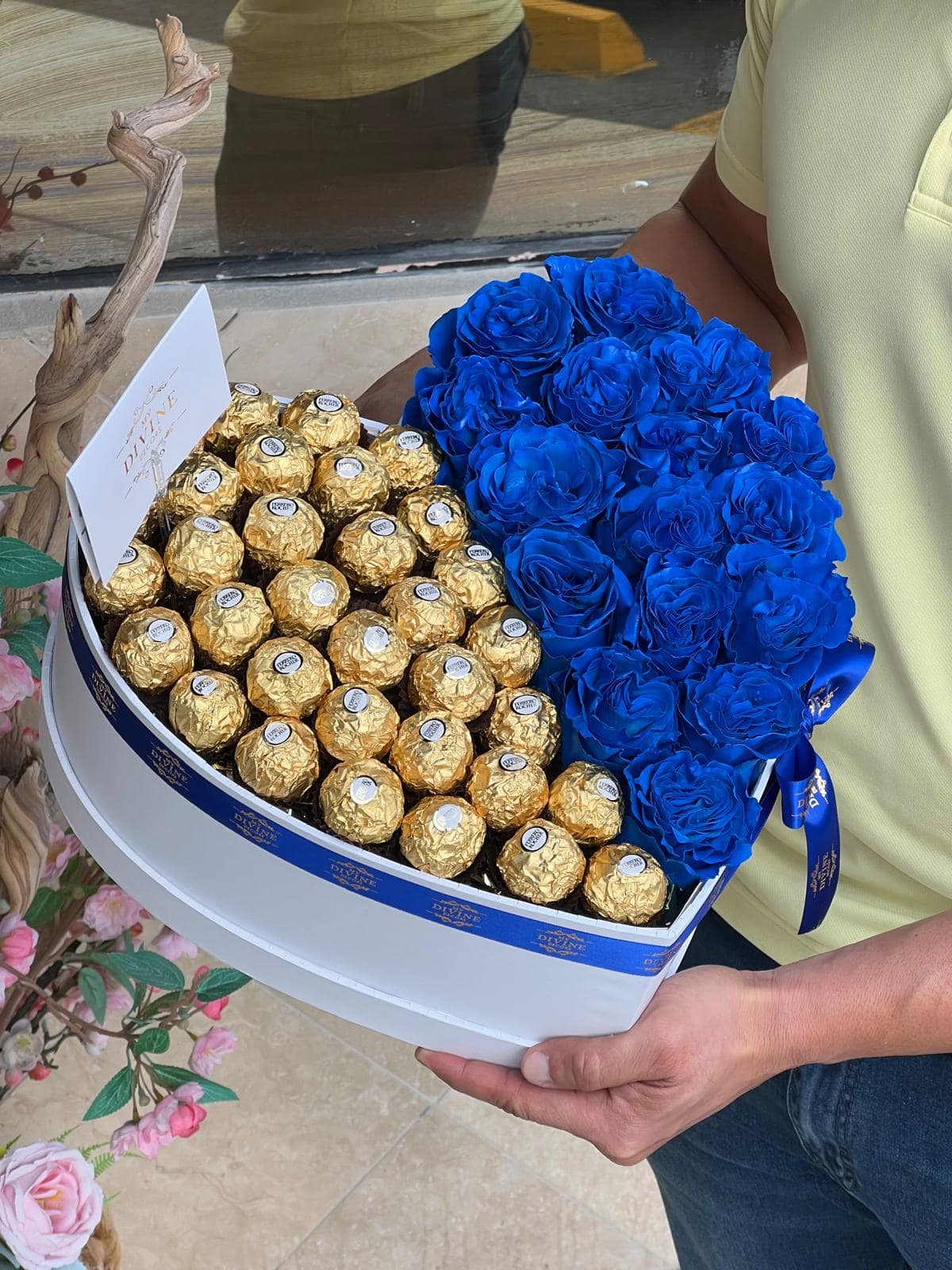 half-roses-half-chocolates-heart-4 Half Roses Half Chocolates Heart