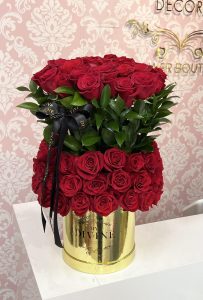 Standing Roses Round 9" Box