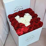 Caja Cuadrada Grande con Rosas Preservadas en Forma de Corazón
