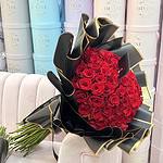 Ramo de Mano 100 Rosas de Tallo Largo