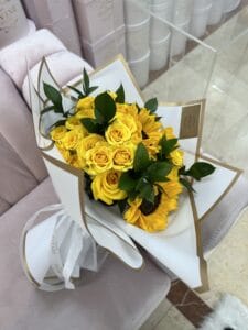 Roses & Sunflowers Hand Bouquet - Image 4