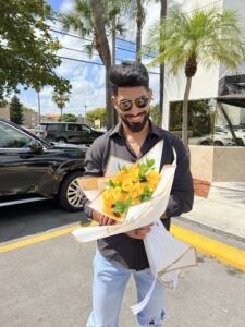 Roses & Sunflowers Hand Bouquet - Image 6
