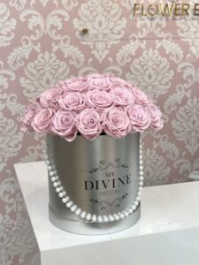 Preserved 36 Roses Round - Image 3