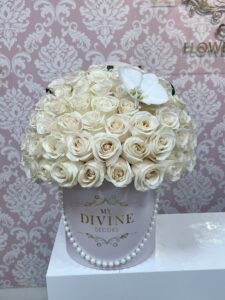 Yanina Hat Box