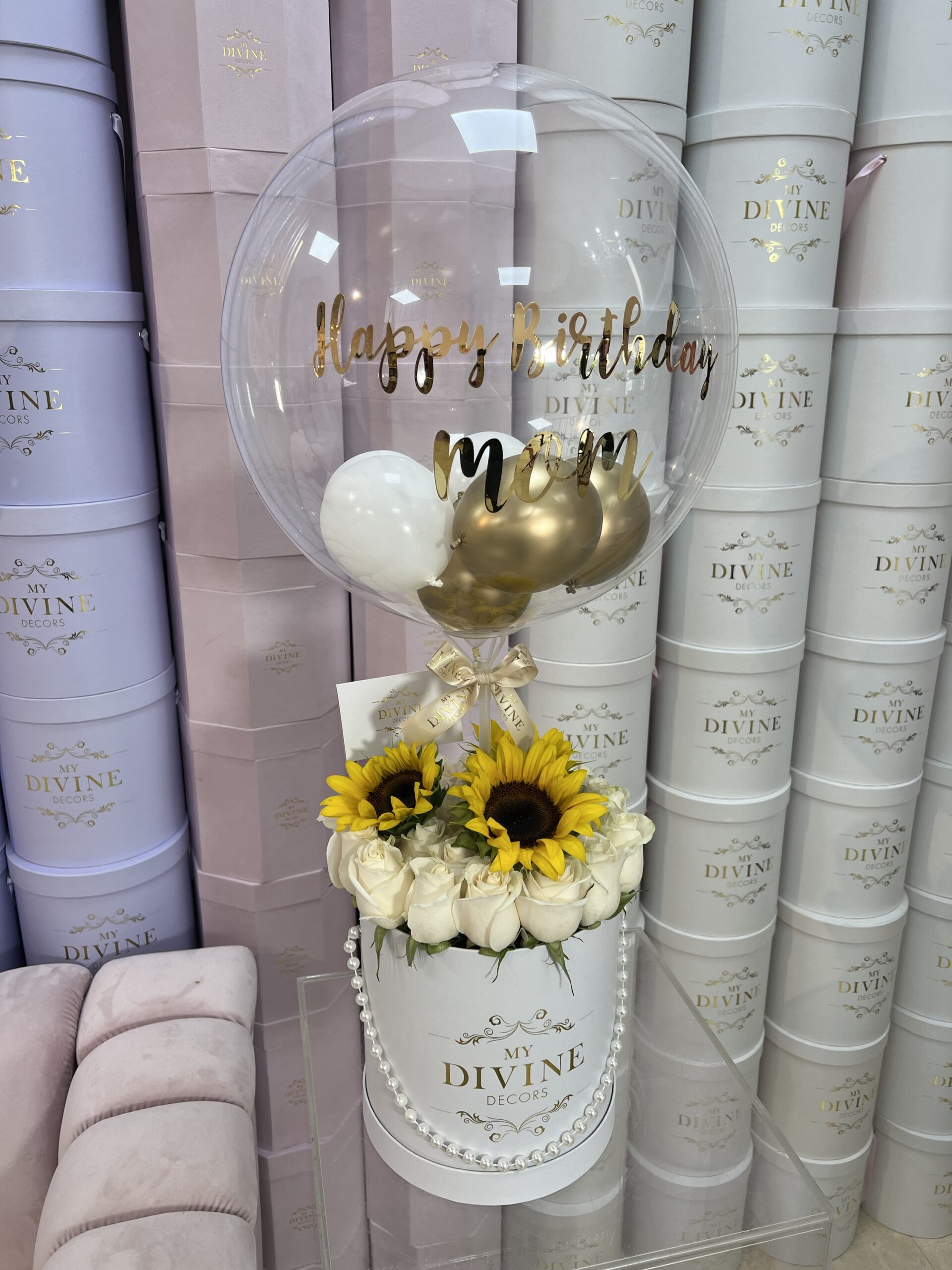 Balloon Flower Box  Balloon flowers, Birthday balloon decorations, Flower  box gift