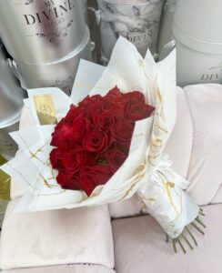 Hand Bouquet of Roses Ramo Buchon - Image 24