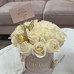 Annie Medium Fresh Roses