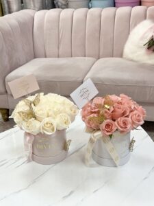 Annie Medium Fresh Roses - Image 3