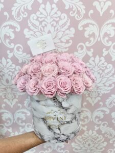 Preserved 36 Roses Round - Image 4