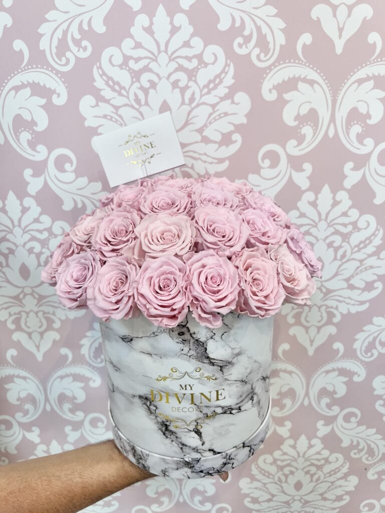 Preserved 36 Roses Round - Image 4