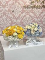 Divine Mini Caja 4" con Flores Frescas Mixtas