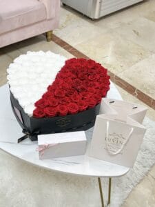 Big Preserved Roses Heart Box - Image 3