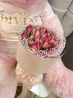 Caramel toned bouquet of roses