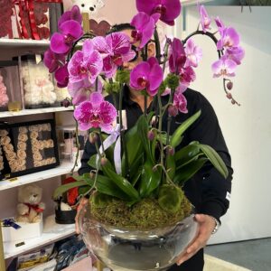 Floating Orchids in Glass Vase - Image 3