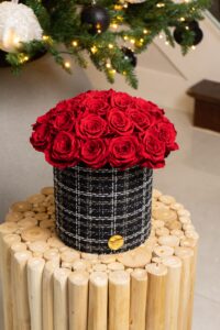 Plaid Box of 25 Preserved Roses